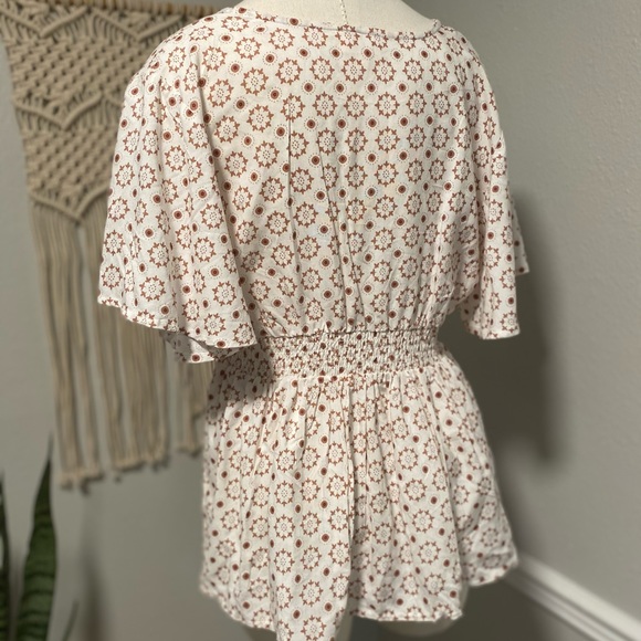 NWT Open Front Blouse with Button Detail - Picture 6 of 8